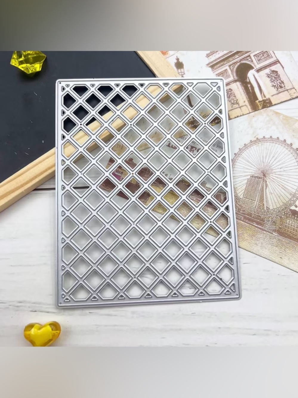 💜 Grid-Patterned Rectangular Metal Die Cut - Picture 3 of 4